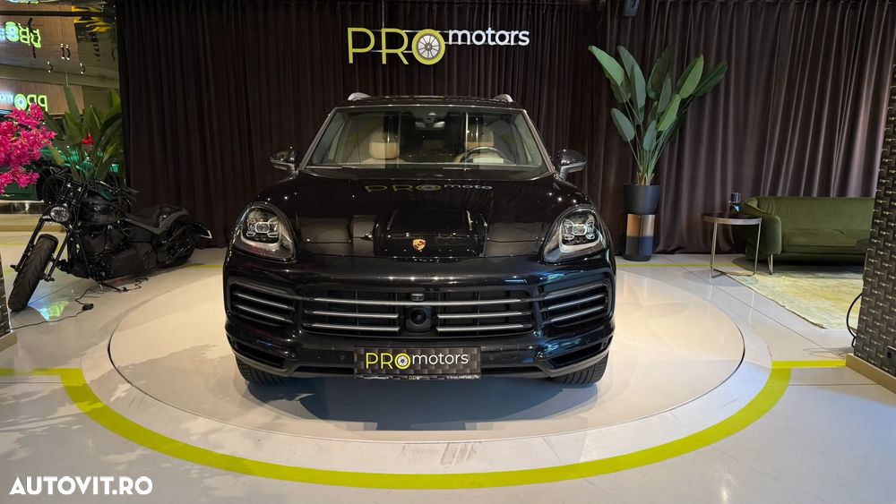 Porsche Cayenne - 2