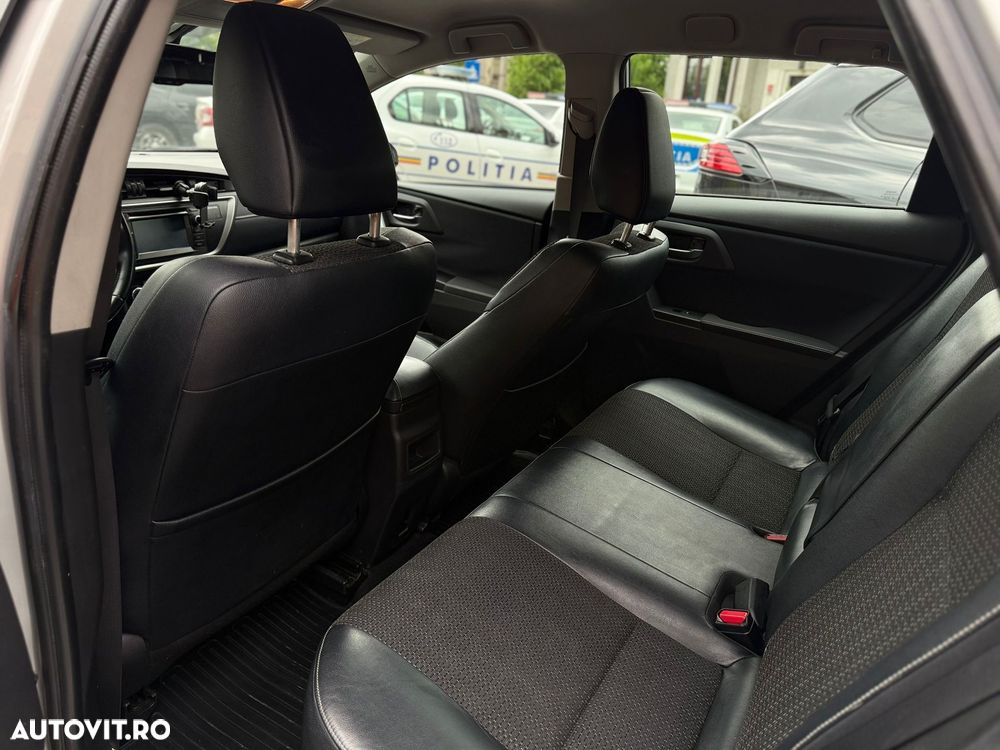 Toyota Auris 1.8 L VVT-i HSD Luna - 9