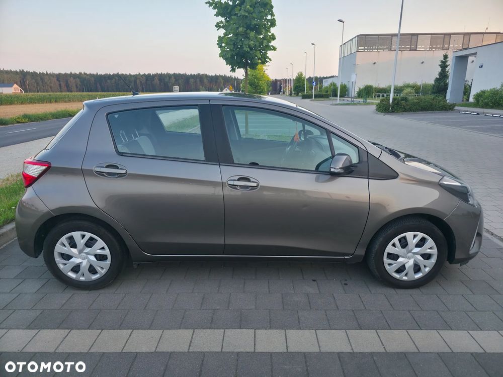 Toyota Yaris 1.5 Premium - 4