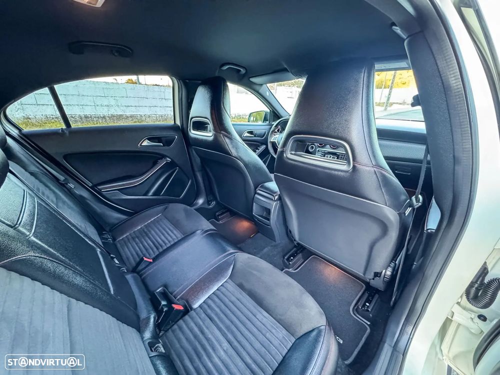 Mercedes-Benz A 45 AMG 4-Matic - 24