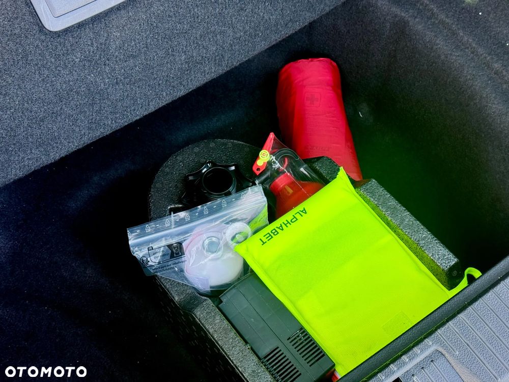 Volkswagen Passat 2.0 TDI SCR DSG Business - 35