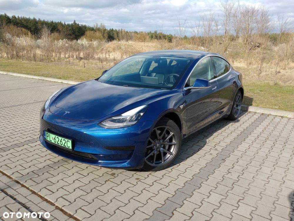 Tesla Model 3 - 1