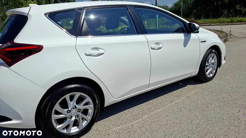 Toyota Auris 1.8 HSD Luna - 21