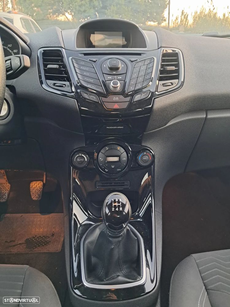 Ford Fiesta 1.5 TDCi Titanium - 13