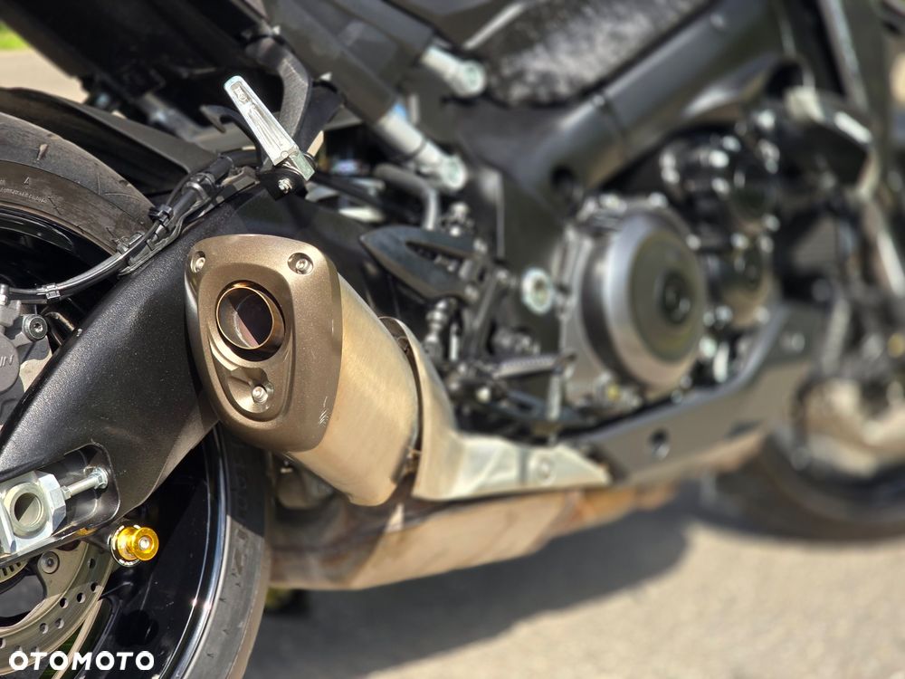 Suzuki GSX 1000 - 19