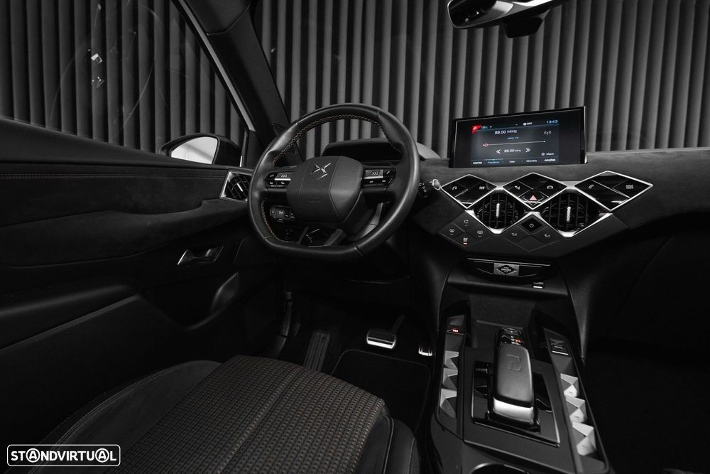DS DS3 Crossback E-TENSE PERFORMANCE LINE - 12