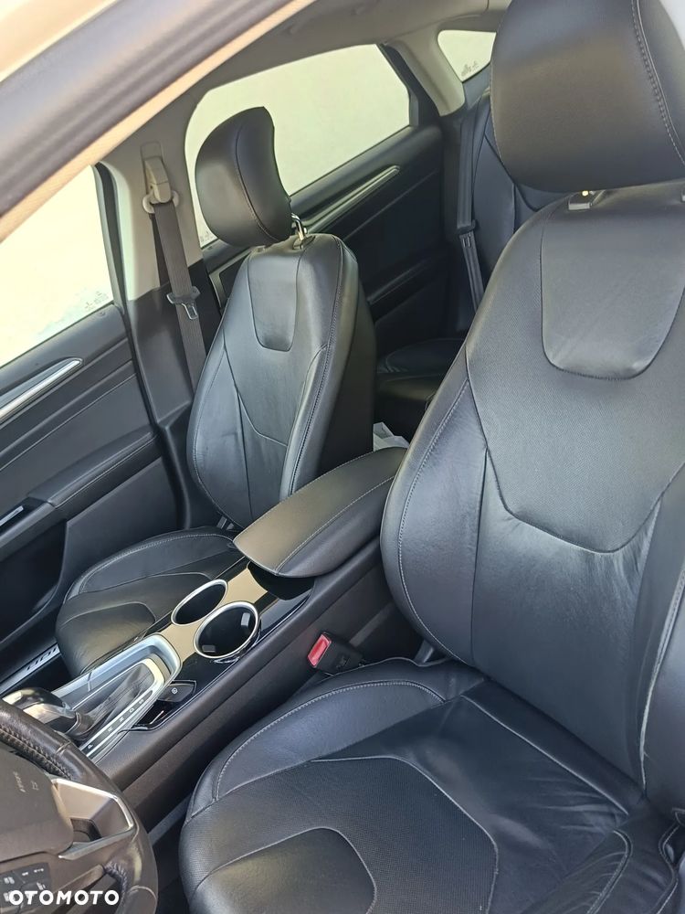 Ford Fusion - 19