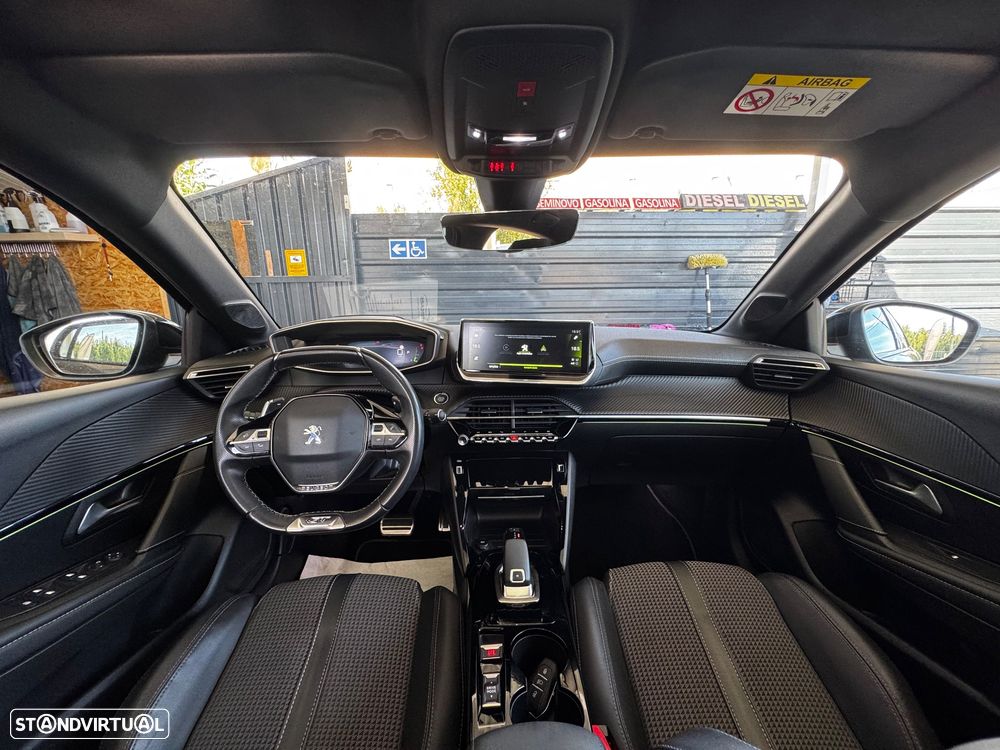 Peugeot 208 1.2 PureTech GT EAT8 - 18
