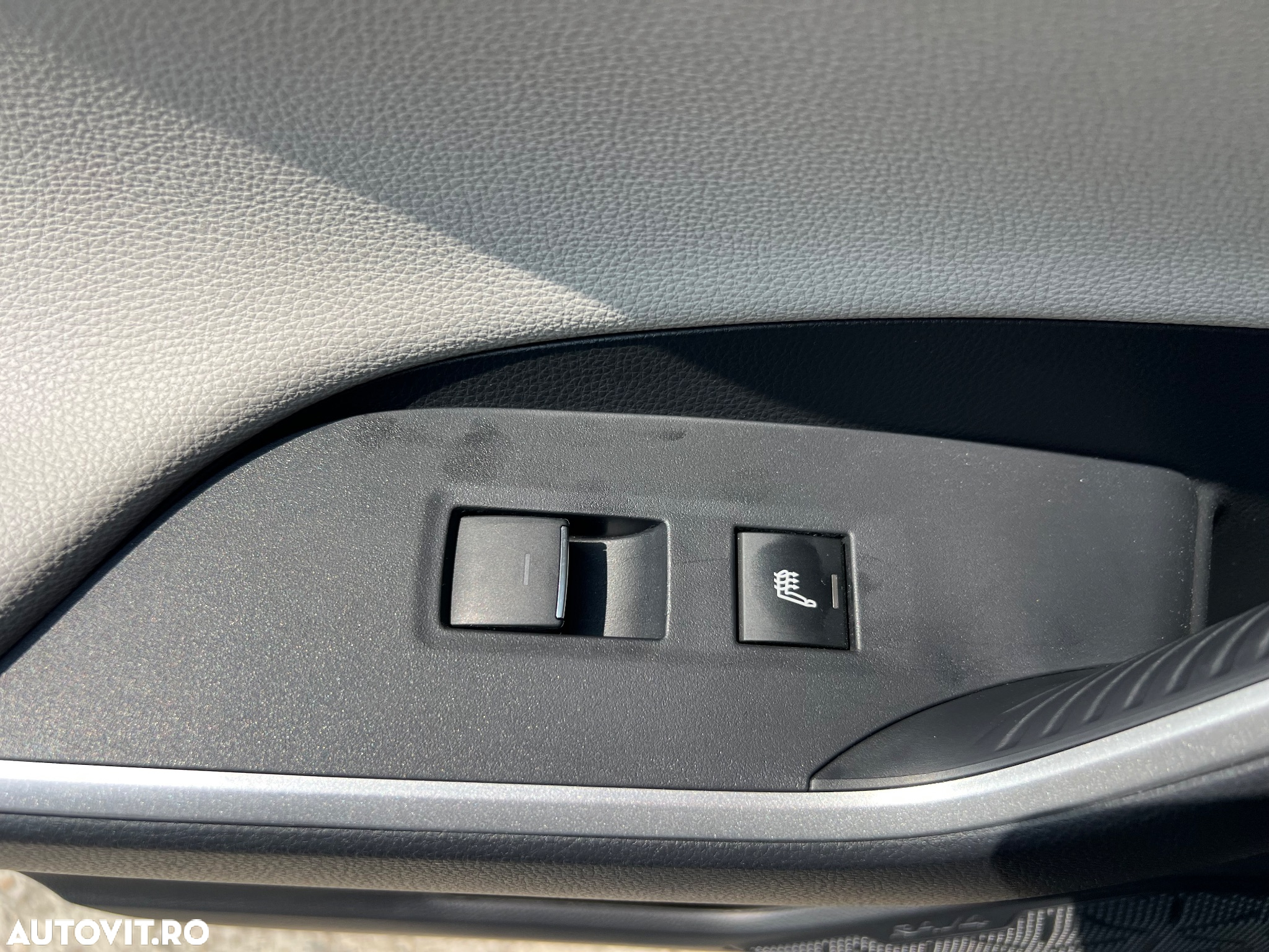 Toyota RAV4 2.5 Hybrid VVT-iE 4x4 Luxury Premium - 12