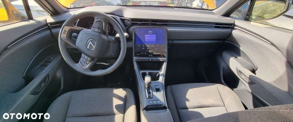 Lexus LBX - 7