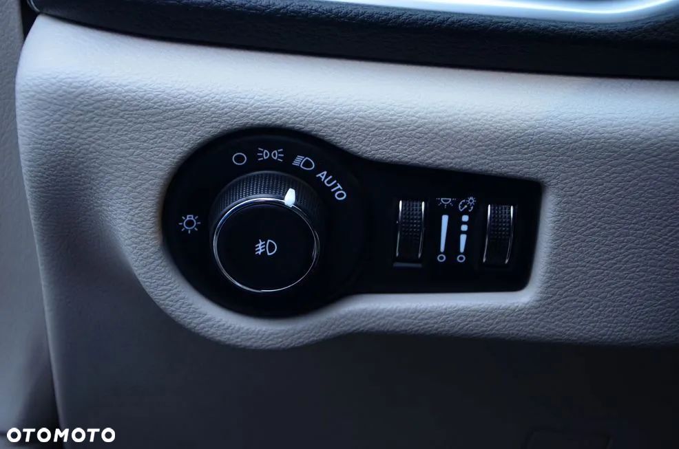 Chrysler Pacifica - 23