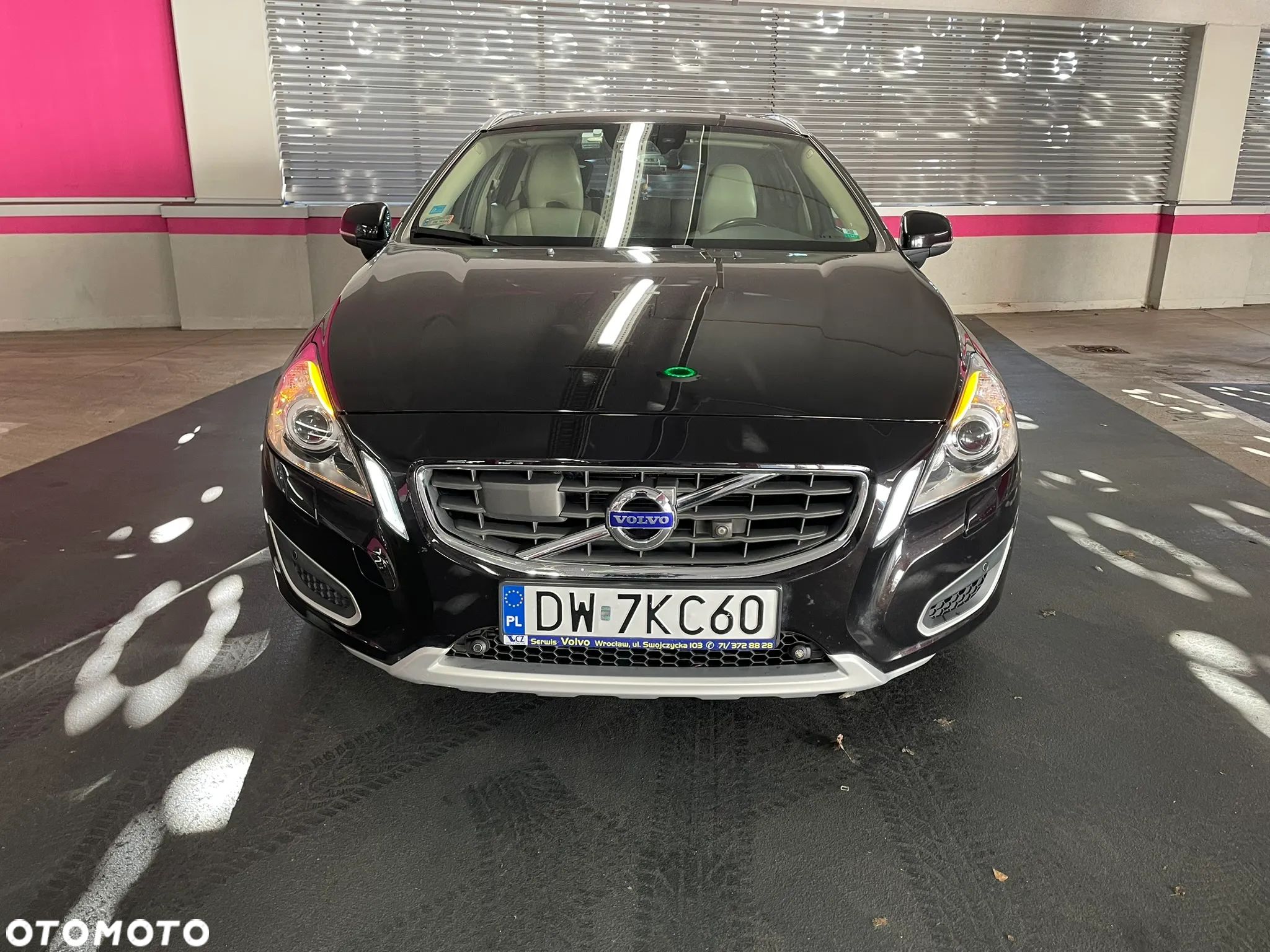 Volvo V60 D5 AWD Summum - 1