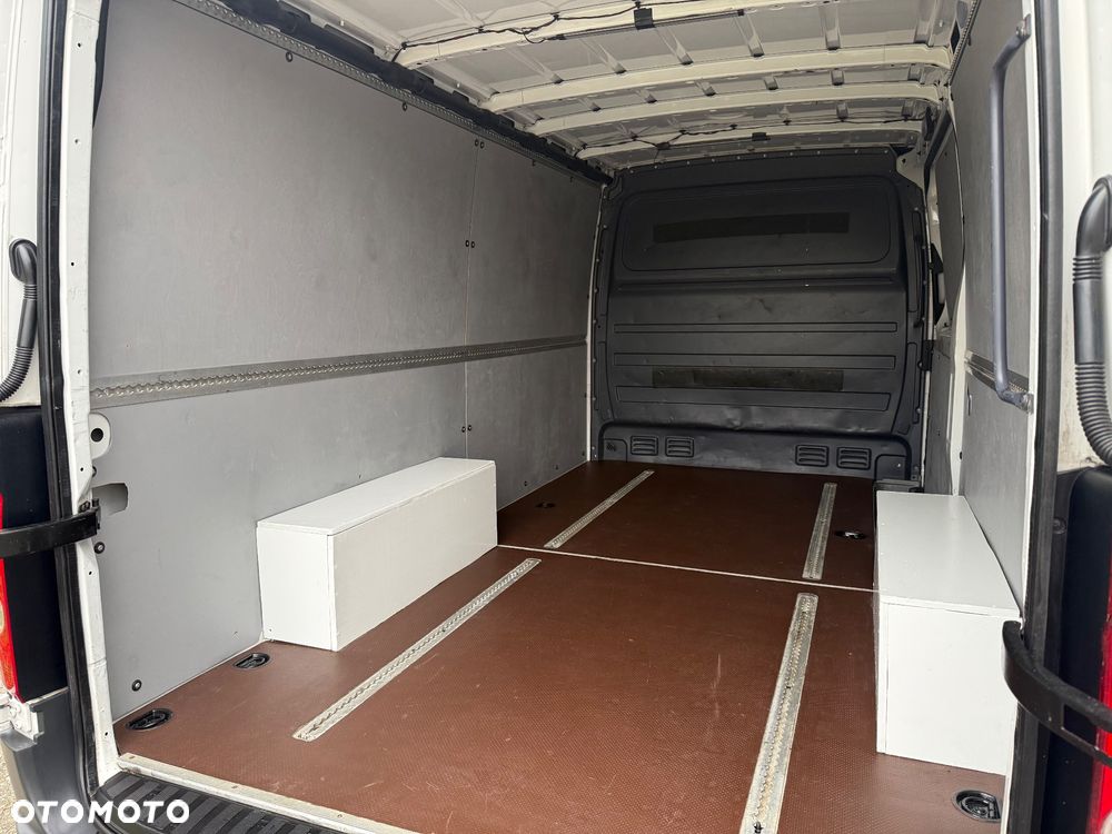 Volkswagen Crafter - 23