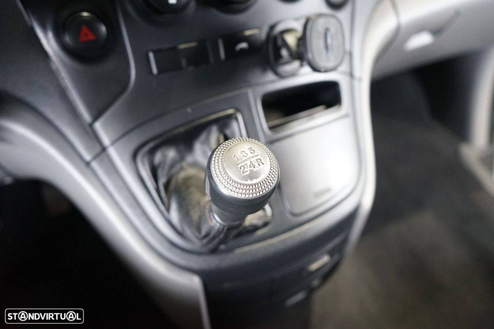 Hyundai H-1 2.5 CRDi Travel Comfort - 21