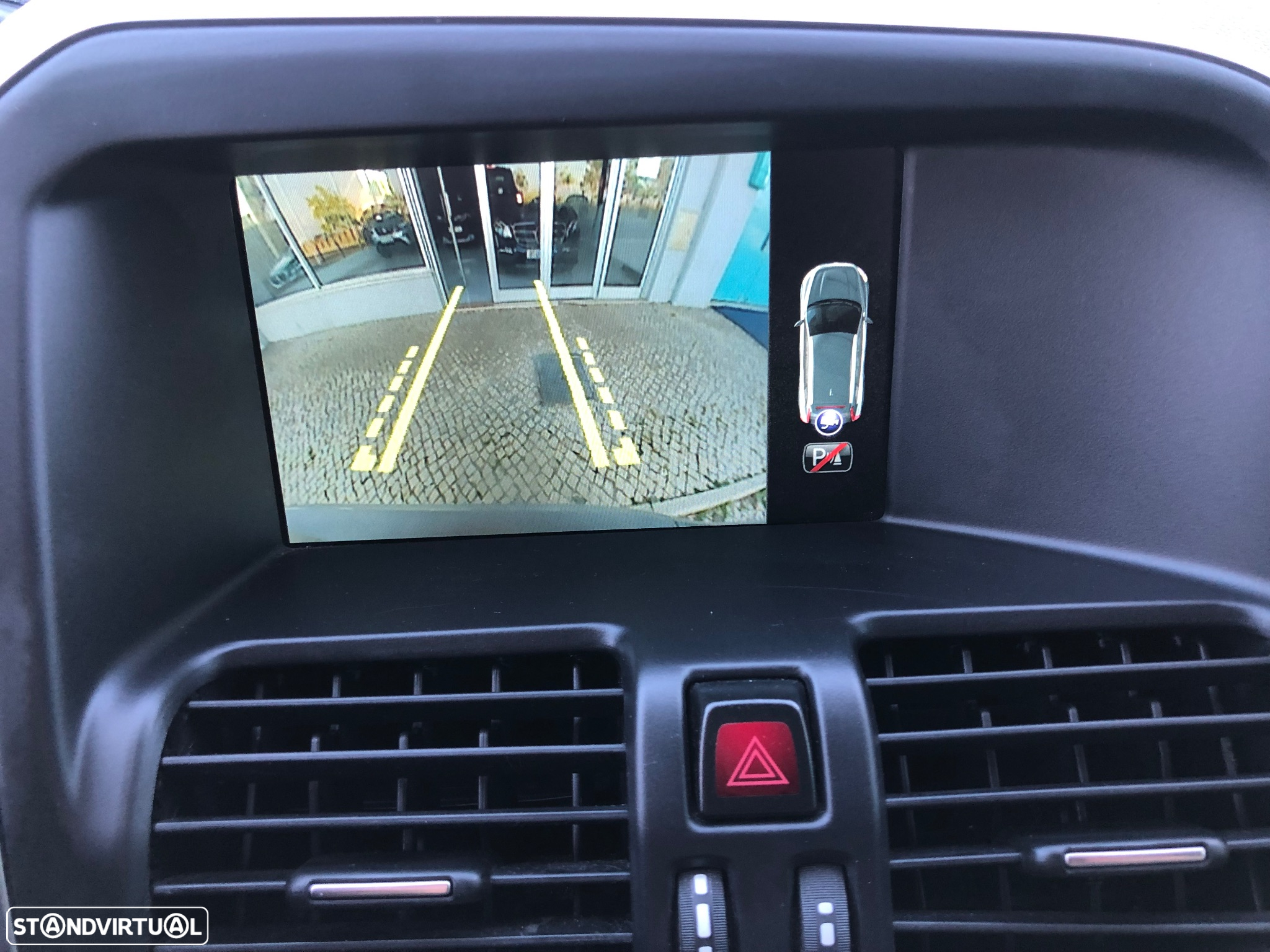 Volvo XC 60 2.0 D4 VOR Geartronic - 28