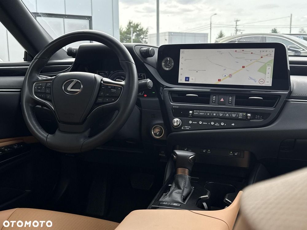 Lexus ES 300h Business Edition - 19