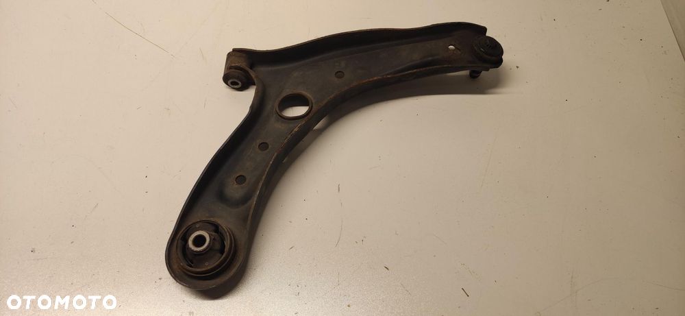 KIA STONIC WAHACZ LEWY PRZÓD PRZEDNI 17-24 - 4