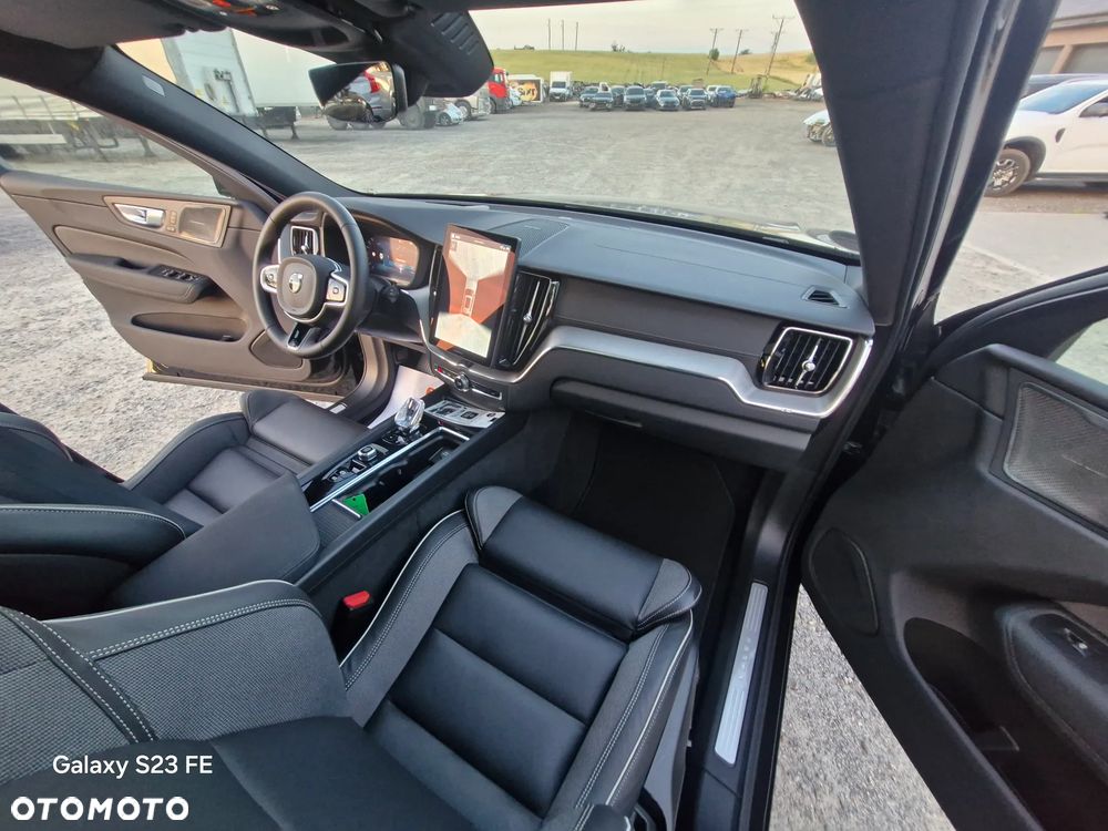 Volvo XC 60 T8 AWD Recharge Ultimate Black Edition - 15