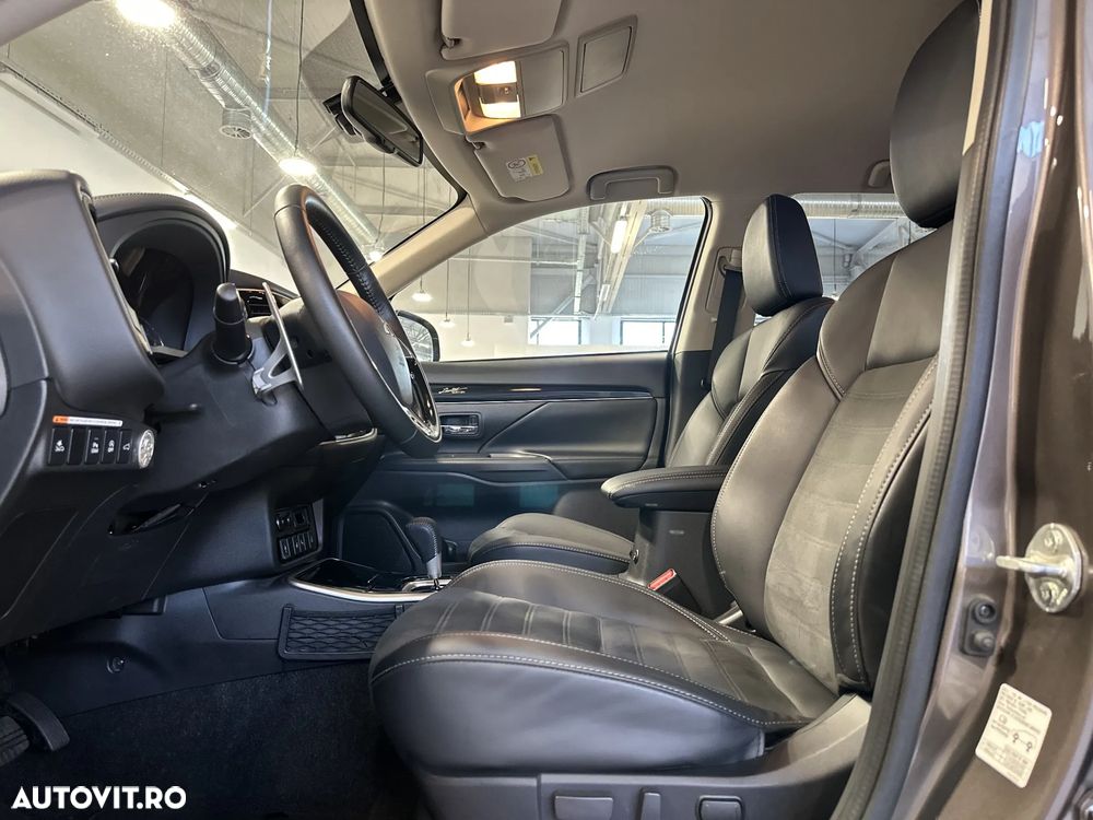 Mitsubishi Outlander - 27