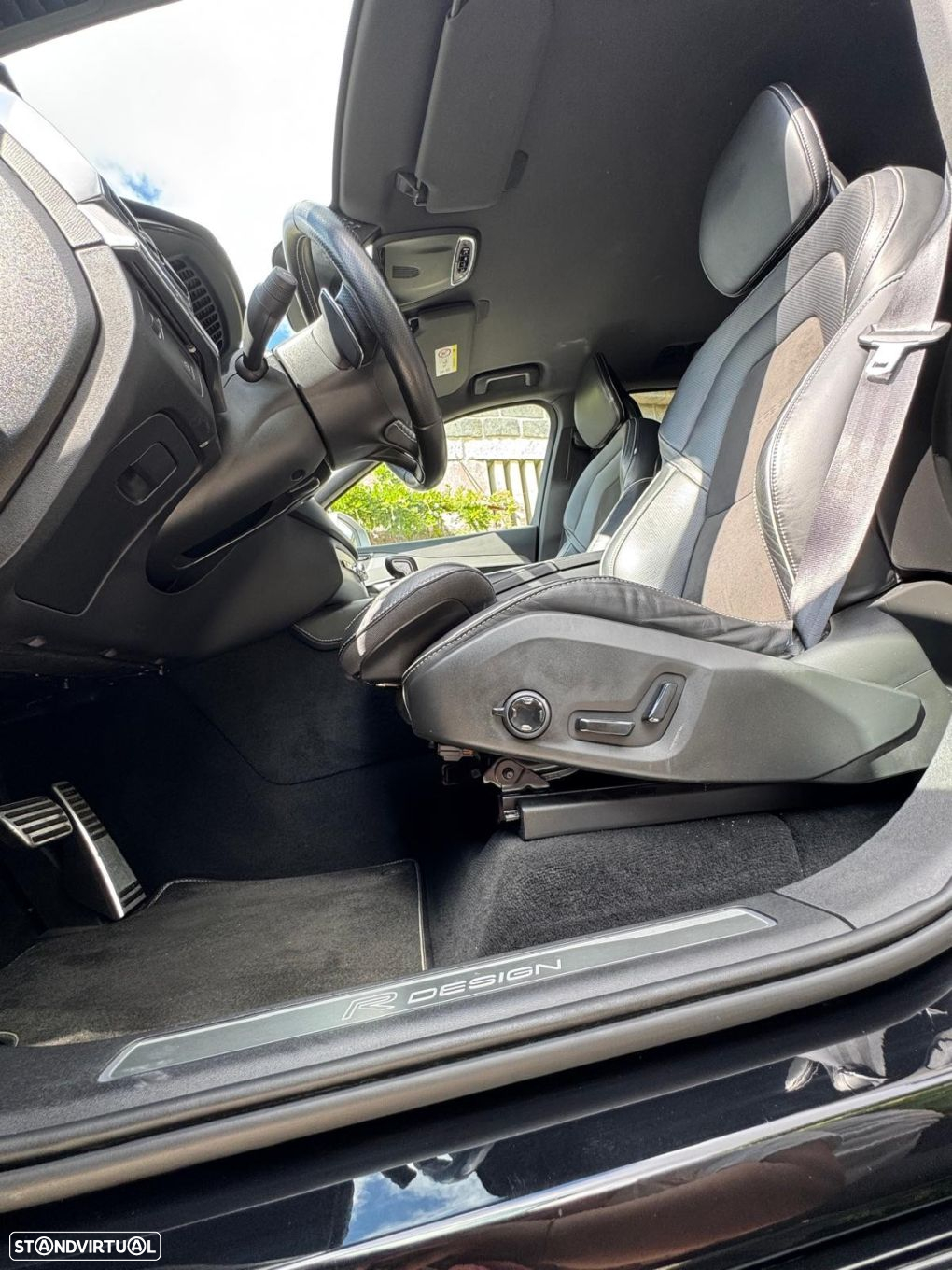 Volvo XC 90 2.0 D4 R-Design - 21