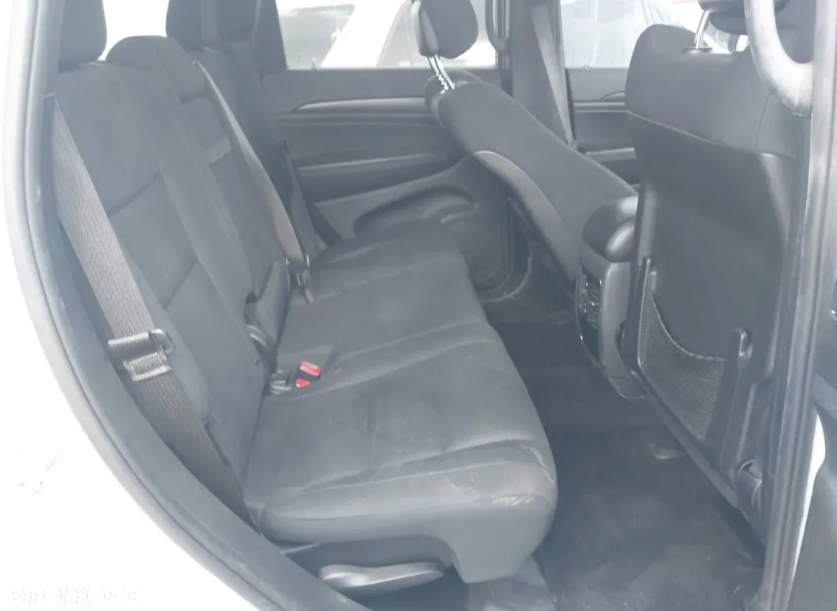 Jeep Grand Cherokee - 15