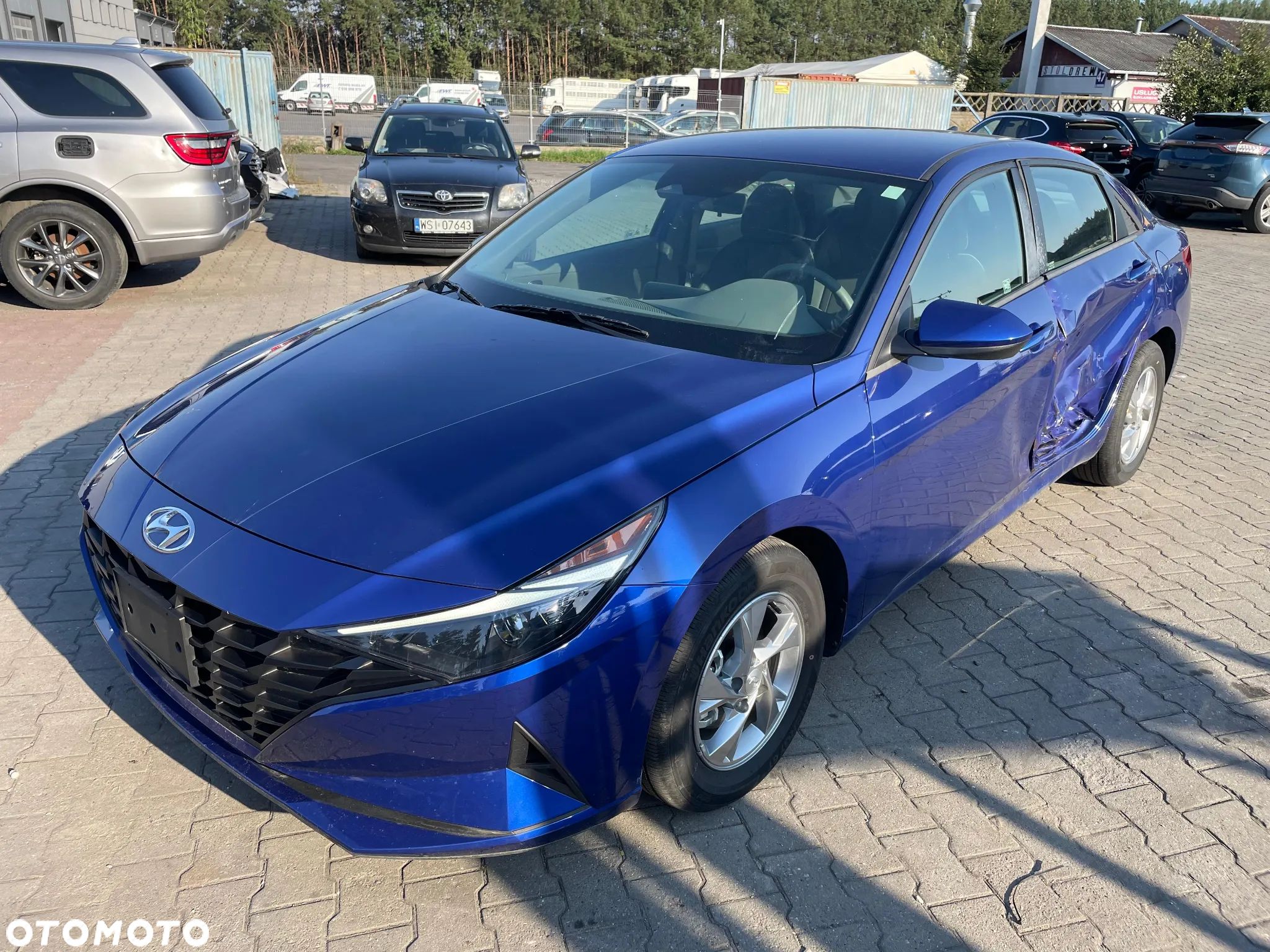 Hyundai Elantra - 1