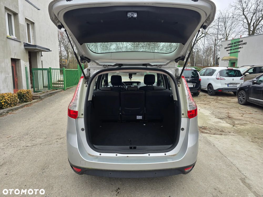 Renault Grand Scenic - 21