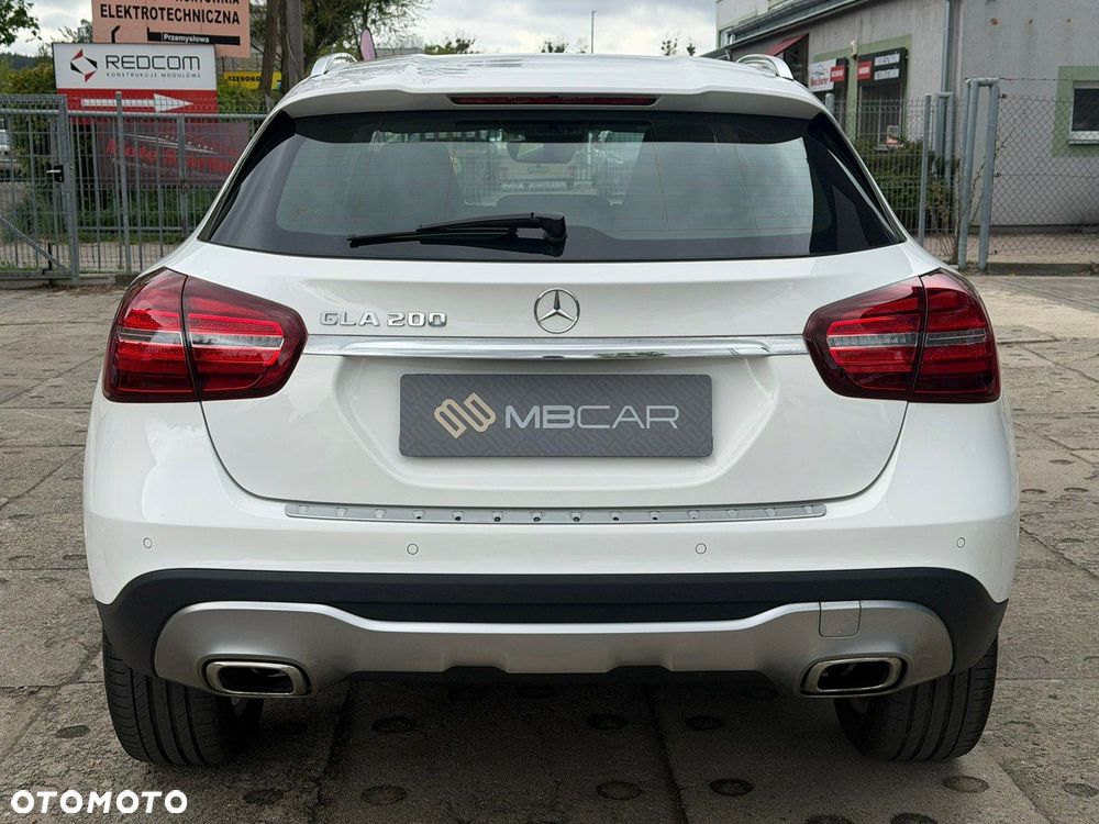 Mercedes-Benz GLA - 6
