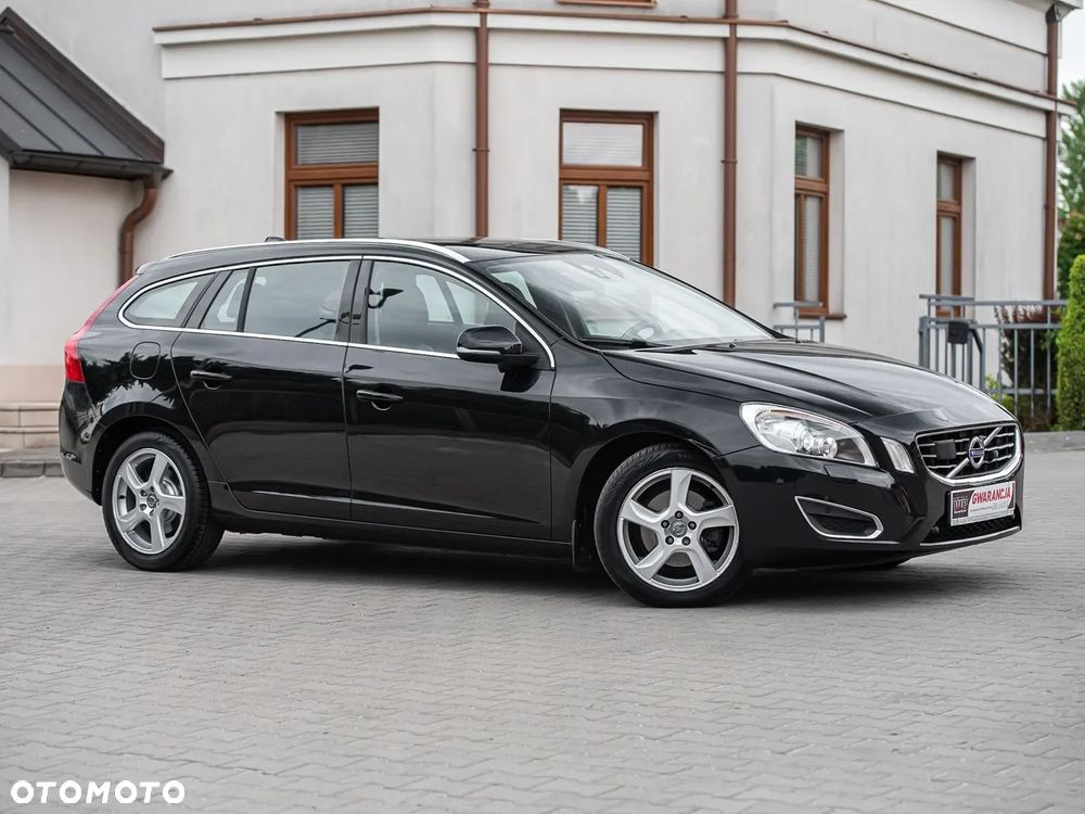 Volvo V60 D2 Summum - 3