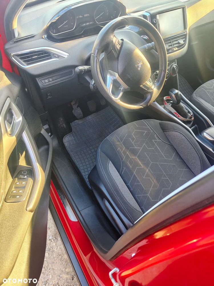 Peugeot 2008 - 6