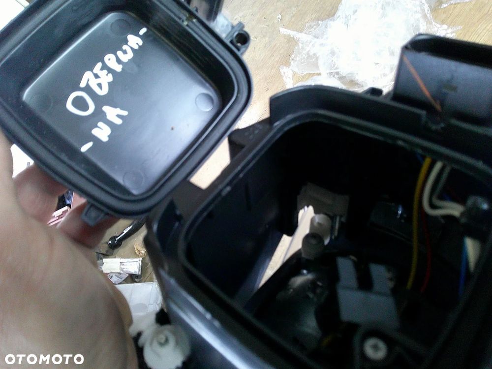 audi a3 8p lampa przód prawa nowa z uszkodzeniem przednia H7 - 3
