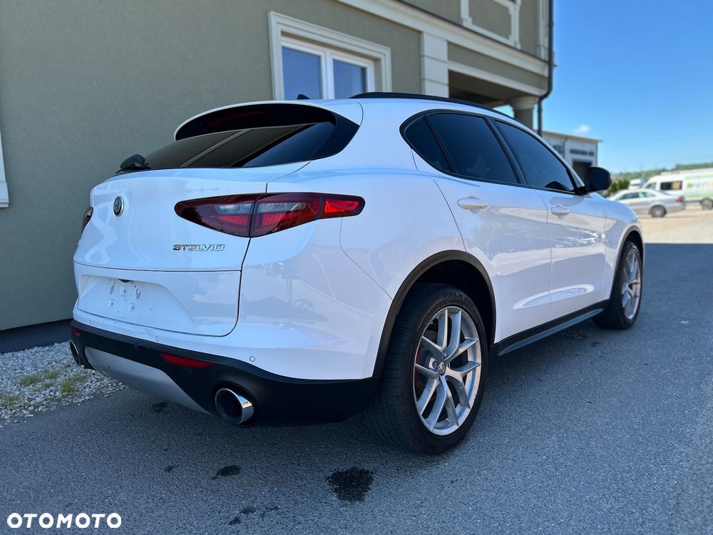 Alfa Romeo Stelvio 2.0 Turbo 16V AT8-Q4 Veloce Ti - 6