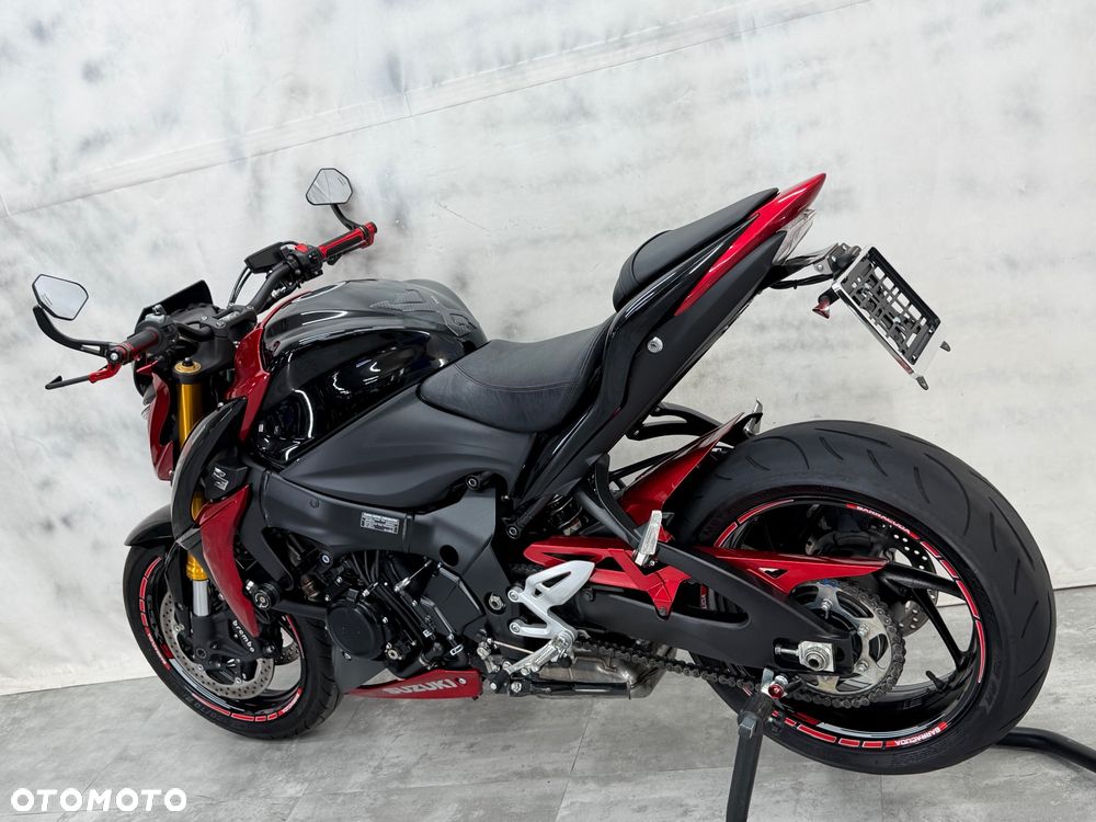 Suzuki GSX 1000 - 24