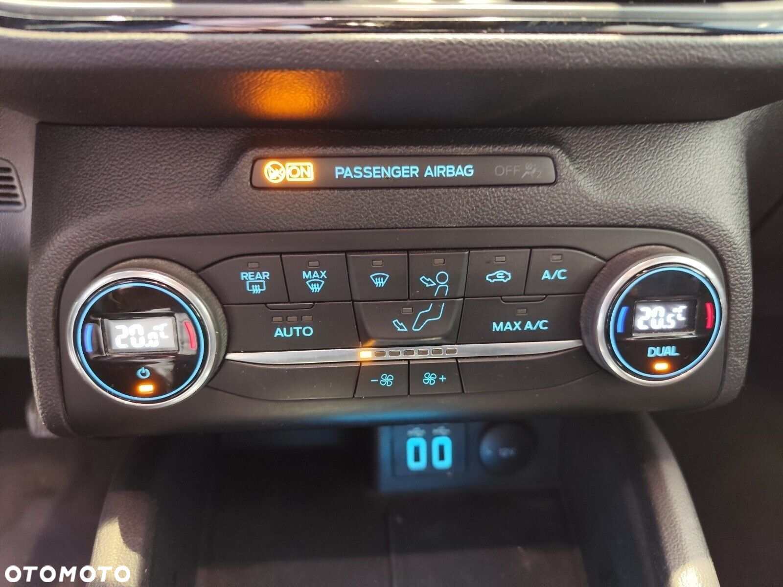 Ford Focus - 24