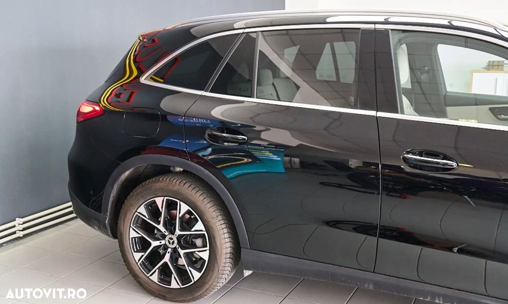 Mercedes-Benz GLC - 32