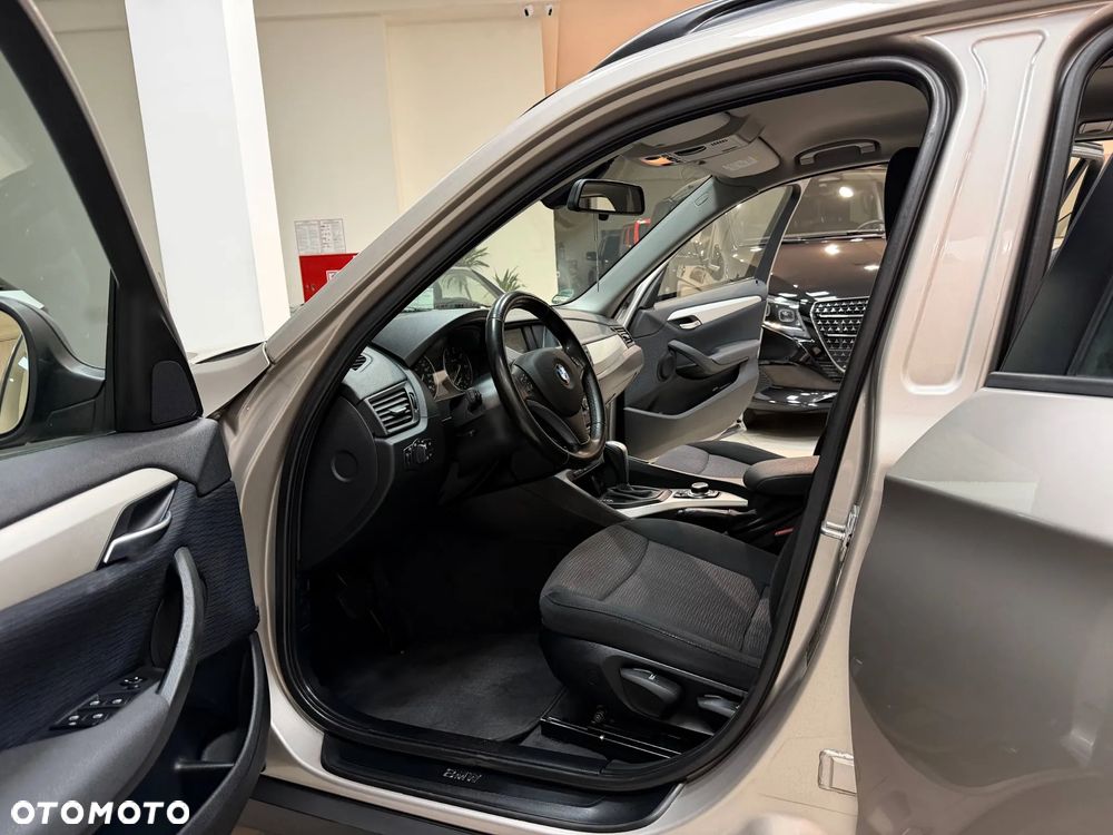 BMW X1 sDrive18i - 34