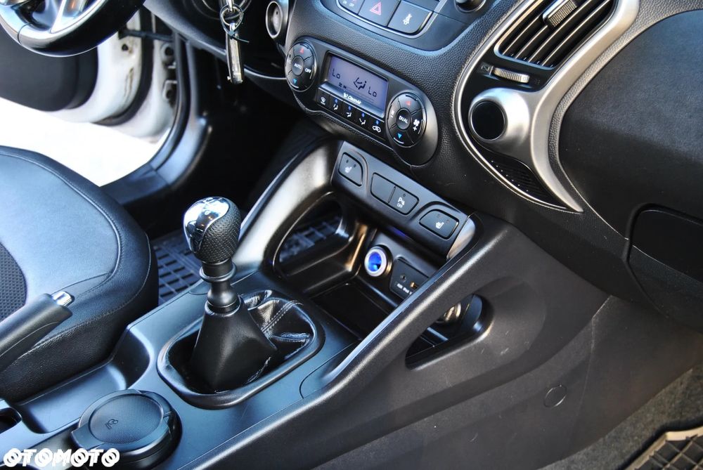 Hyundai ix35 1.6 2WD Fifa World Cup Edition - 14