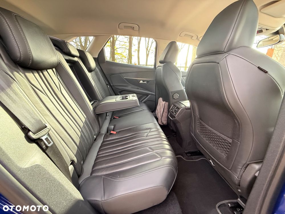 Peugeot 3008 1.5 BlueHDi Allure S&S EAT8 - 18