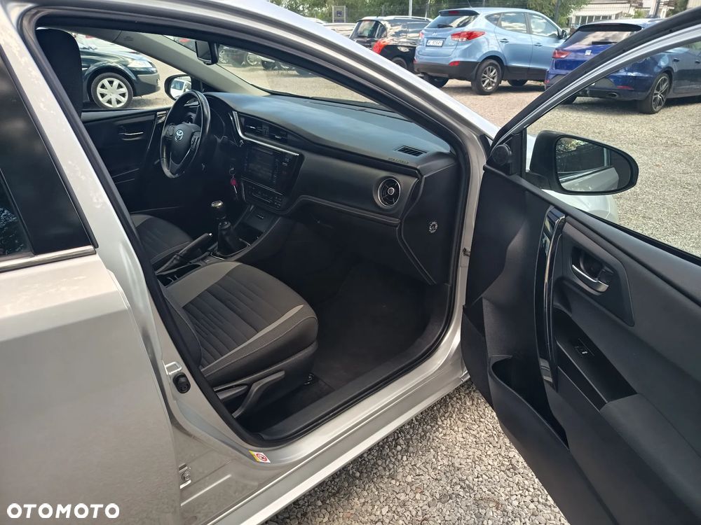 Toyota Auris 1.6 Dynamic - 36