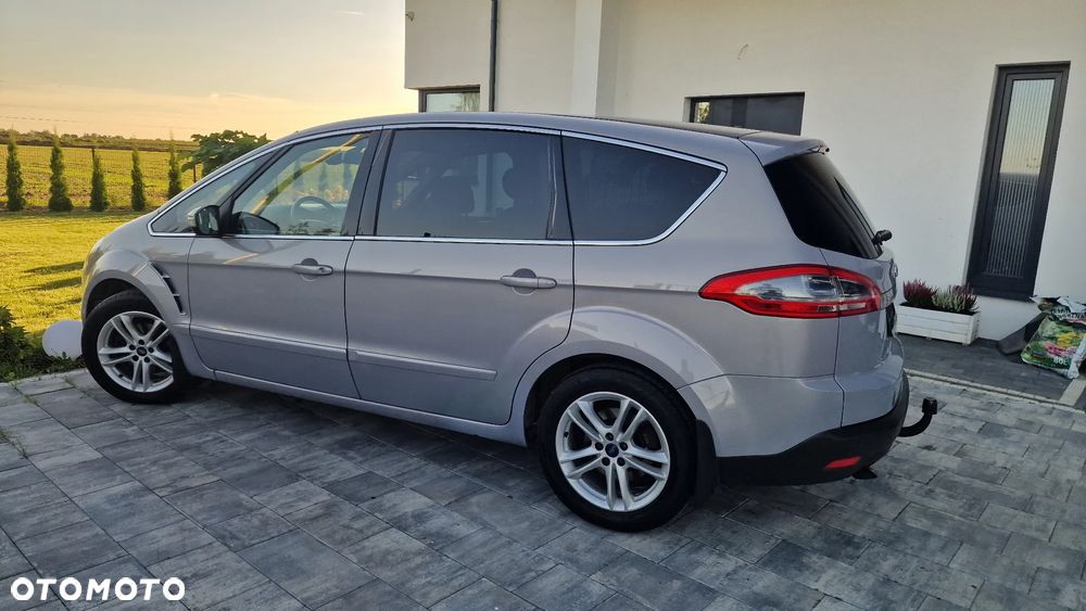 Ford S-Max - 14