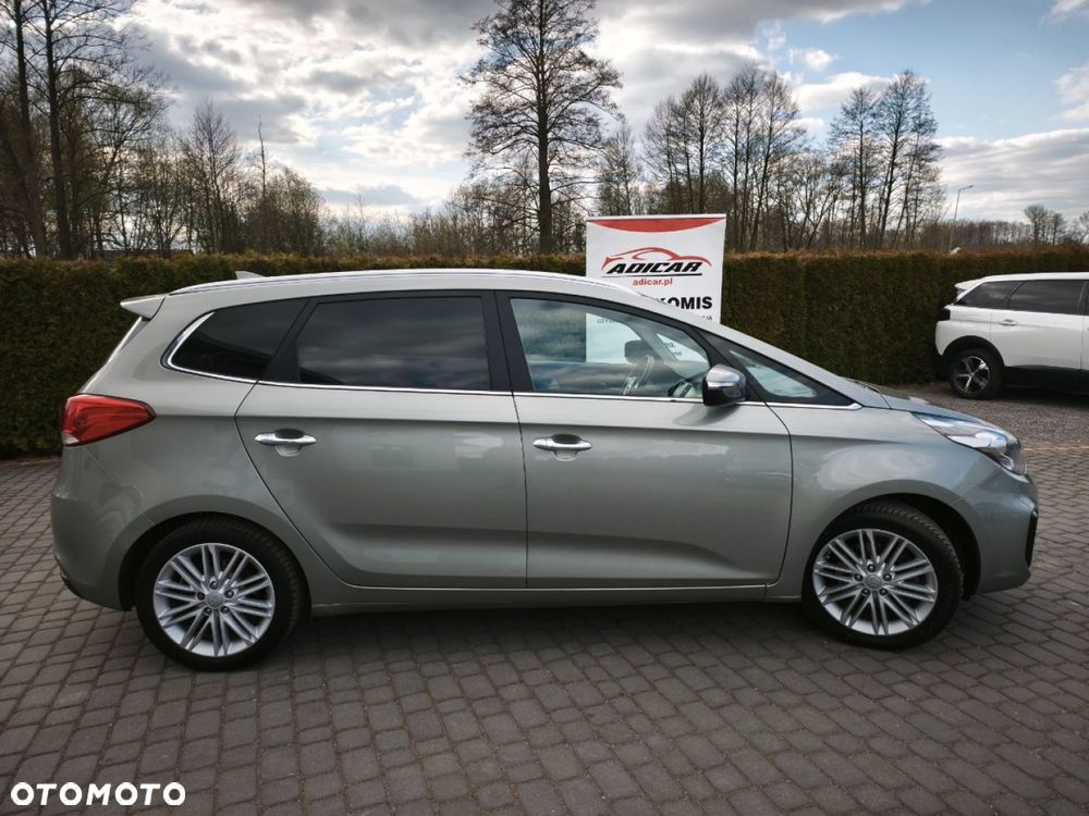 Kia Carens - 5