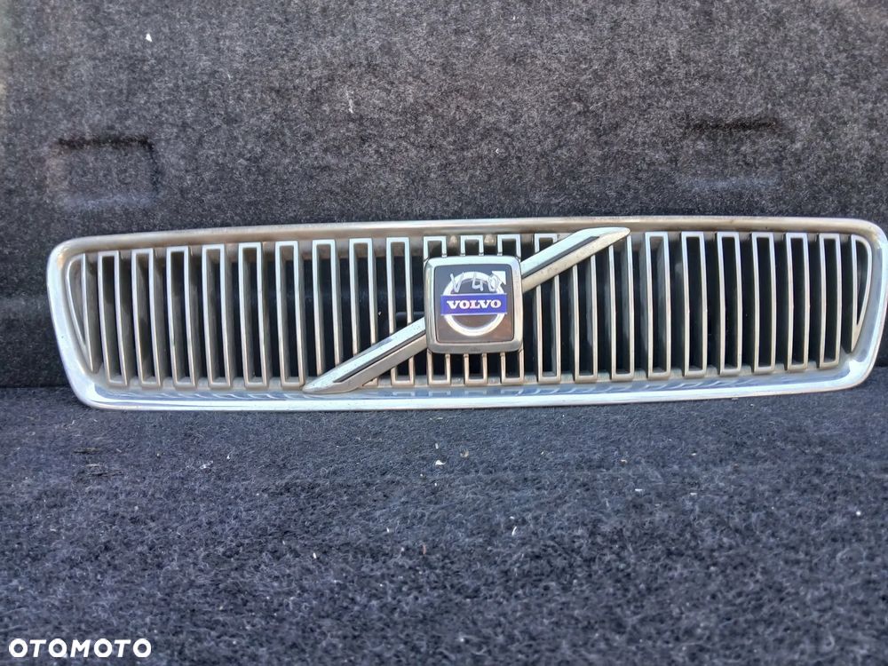 Volvo V40 Grill - 1