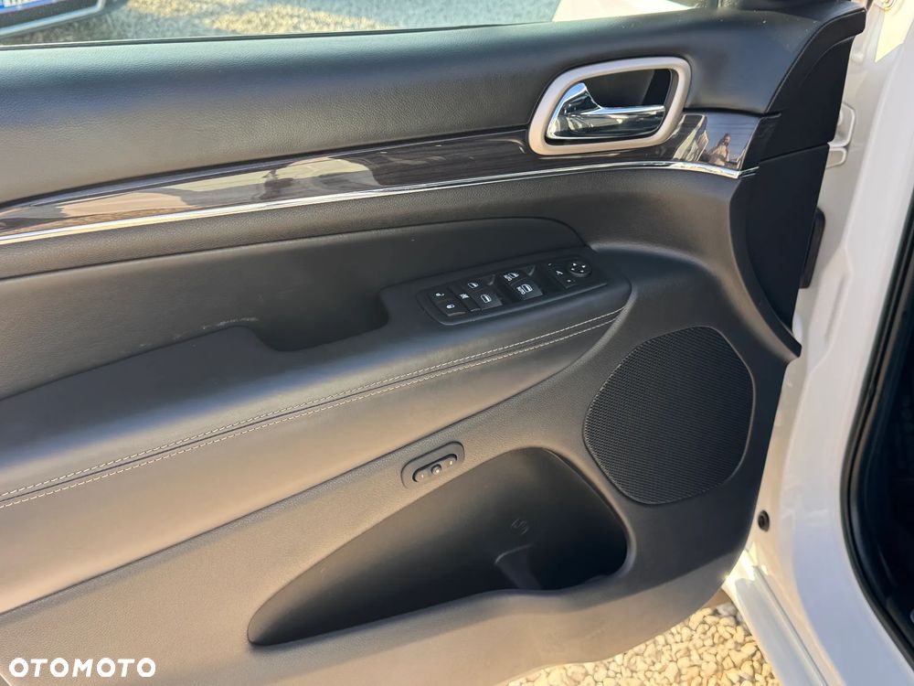 Jeep Grand Cherokee 3.0 CRD Overland Summit - 11