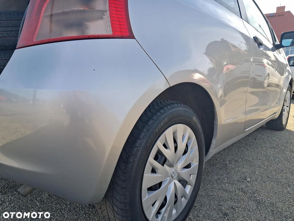 Toyota Yaris 1.3 Luna A/C - 27