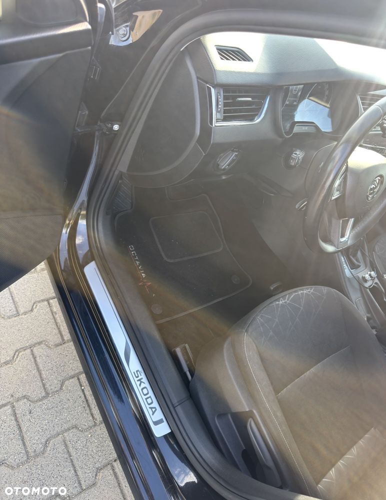 Skoda Octavia 2.0 TDI Ambition DSG - 9