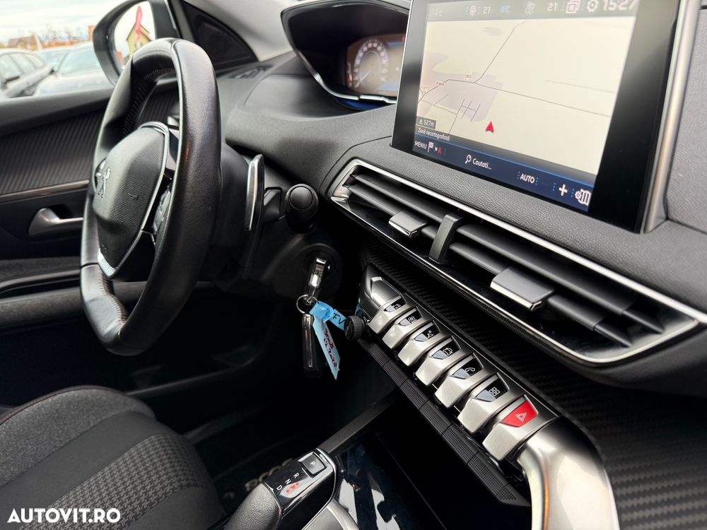 Peugeot 3008 1.2 PureTech 130 EAT8 Allure Pack - 19