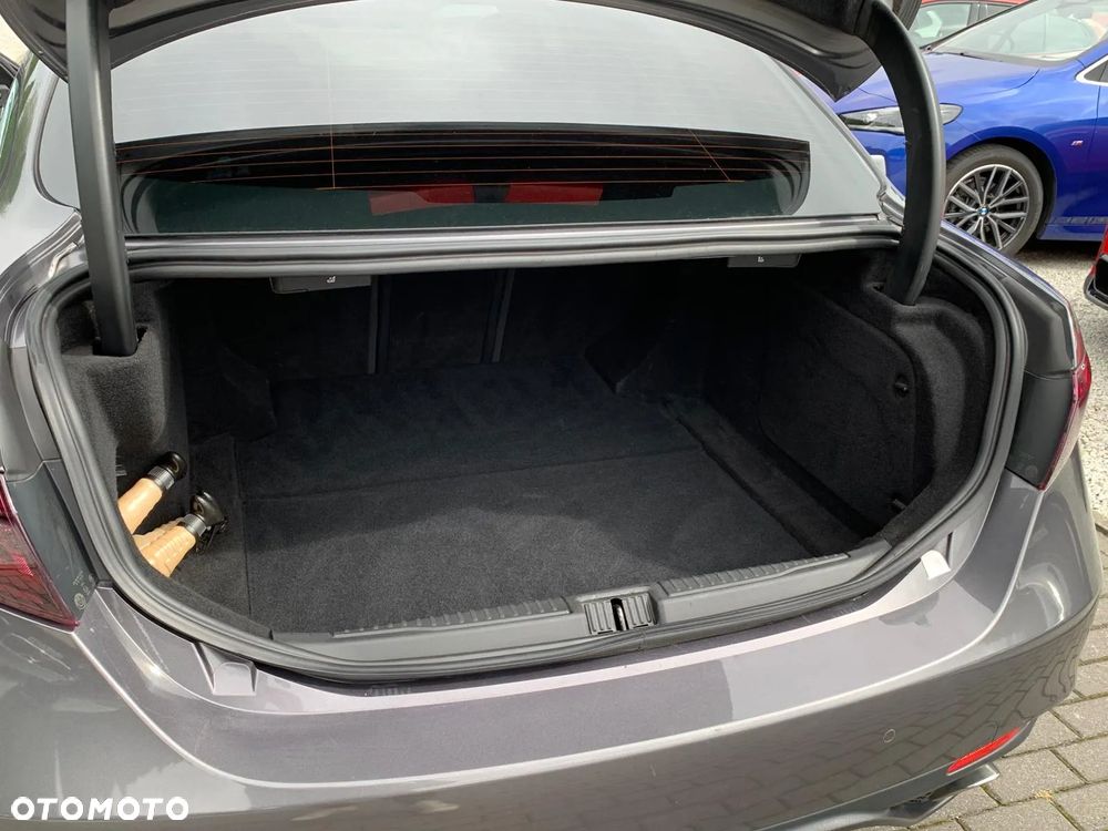 Alfa Romeo Giulia 2.2 D Turbo - 11