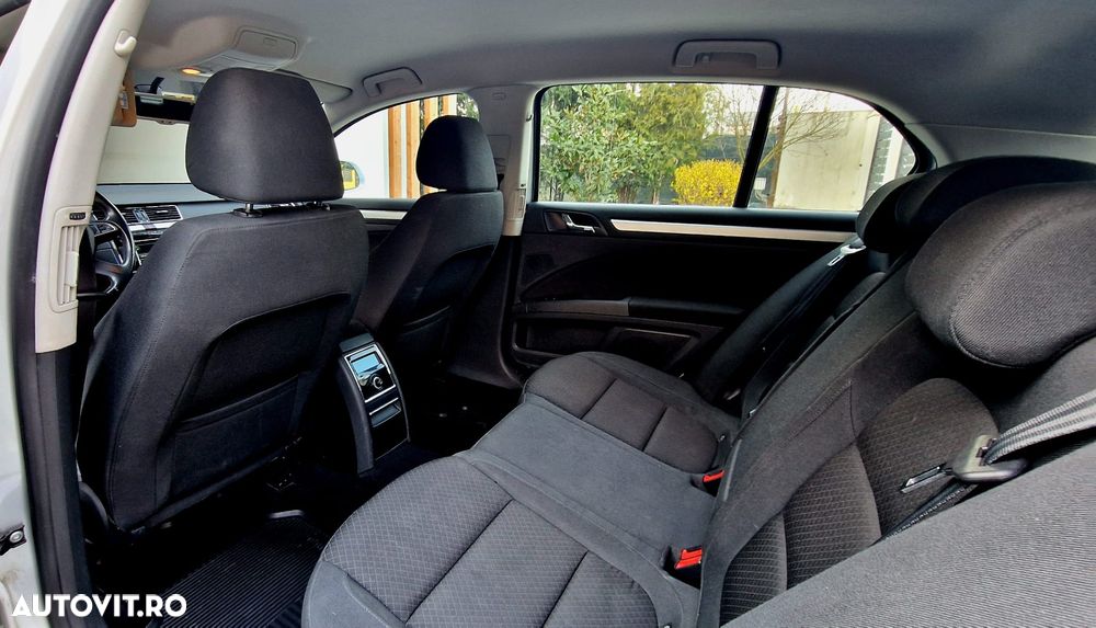 Skoda Superb 2.0 TDI Ambition - 10