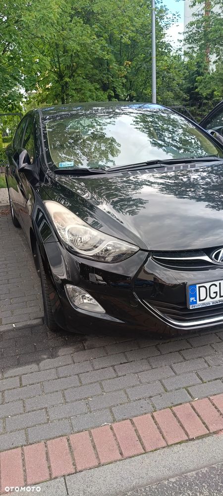 Hyundai Elantra 1.6 Classic + - 2