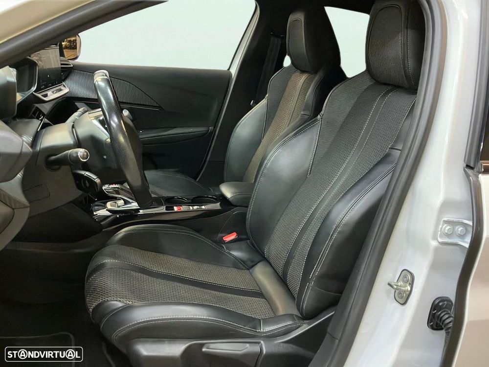 Peugeot e-208 50 kWh GT - 15